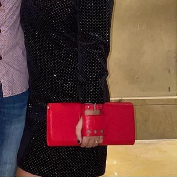 Perrin Le Cabriolet Hand Insert Red Clutch - Picture 10 of 11